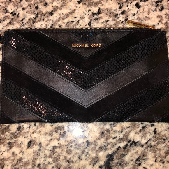 MICHAEL Michael Kors Handbags - MICHAEL Michael Kors Bedford Large Zip Clutch